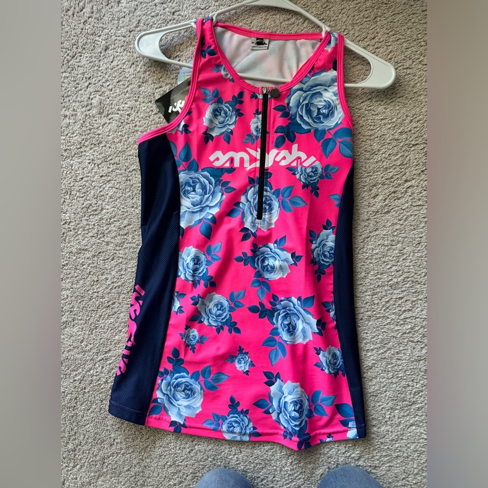 Smashfest Queen front quarter zip tank XL NEW!